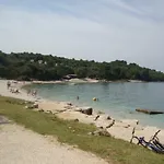 Mirta Pula