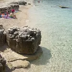 Mirta Pula